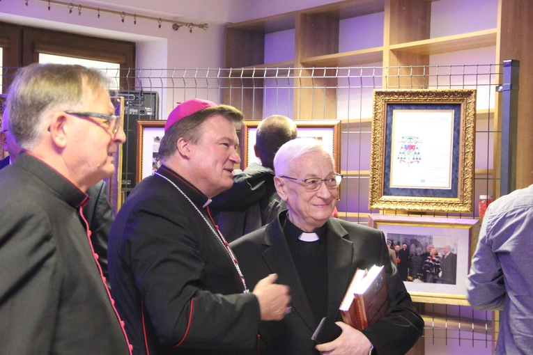 Powiśle Dąbrowskie pamięta o śp. abp. Zygmuncie Zimowskim