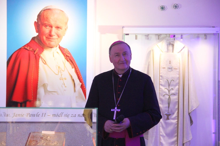 Powiśle Dąbrowskie pamięta o śp. abp. Zygmuncie Zimowskim