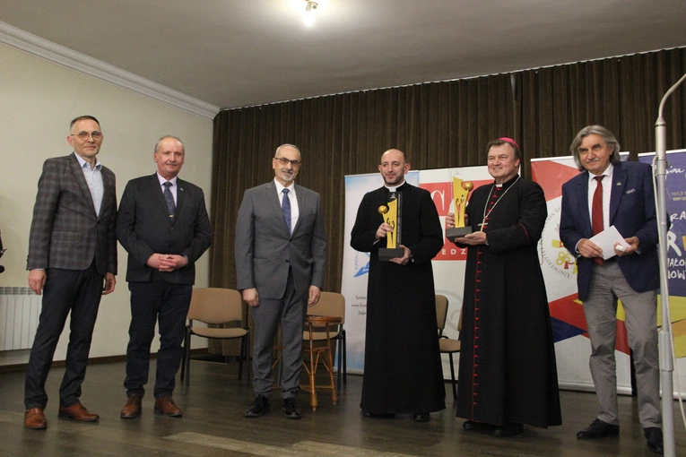 Powiśle Dąbrowskie pamięta o śp. abp. Zygmuncie Zimowskim