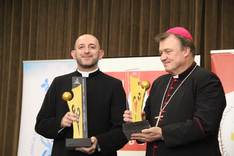 Powiśle Dąbrowskie pamięta o śp. abp. Zygmuncie Zimowskim