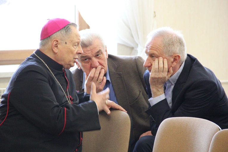 Powiśle Dąbrowskie pamięta o śp. abp. Zygmuncie Zimowskim
