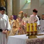 Relikwie św. Jana Pawła II dla parafii w Gowarczowie