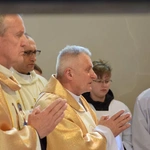 Relikwie św. Jana Pawła II dla parafii w Gowarczowie