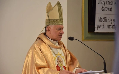 Relikwie św. Jana Pawła II dla parafii w Gowarczowie