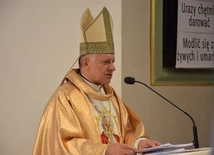 Relikwie św. Jana Pawła II dla parafii w Gowarczowie