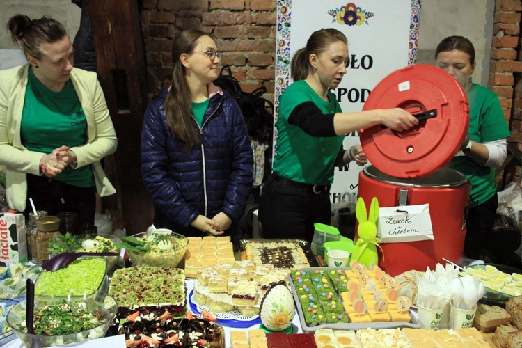 Wystawa stołów wielkanocnych w Brożcu
