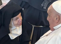 Franciszek i s. Francesca - nieoczekiwane spotkanie papieża z 94-letnią zakonnicą