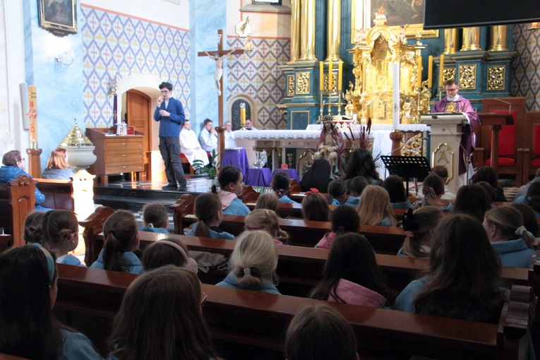 W odwiedzinach w parafii Narodzenia NMP w Myślenicach