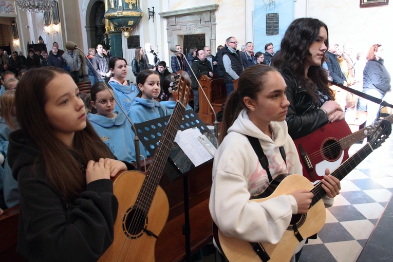 W odwiedzinach w parafii Narodzenia NMP w Myślenicach