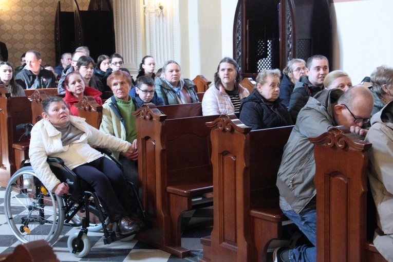 W odwiedzinach w parafii Narodzenia NMP w Myślenicach