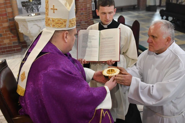 Błogosławieństwo do posługi lektorów i akolitów