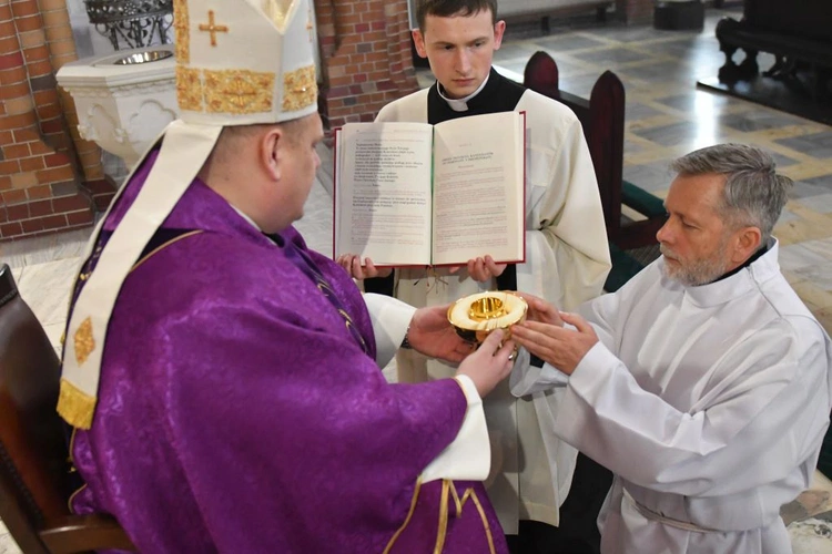 Błogosławieństwo do posługi lektorów i akolitów