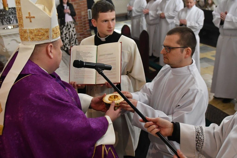 Błogosławieństwo do posługi lektorów i akolitów