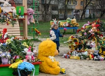 Tu, na placu zabaw.  zginęło 20 osób, a ponad 70 zostało rannych