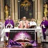  Eucharystii  w 80. rocznicę śmierci  kapłana przewodniczył abp Tadeusz Wojda. 