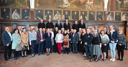 Wspólnota modli się regularnie  od kilkunastu lat. 