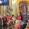  Bielscy licealiści nieśli krzyż z parafii greckokatolickiej i kamień z Doliny Jozafata.