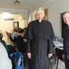  Na zaproszenie ks. Piotra Leśniaka (po prawej), rekolekcje trzeźwościowe głosił ks. Piotr Adamus.