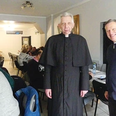  Na zaproszenie ks. Piotra Leśniaka (po prawej), rekolekcje trzeźwościowe głosił ks. Piotr Adamus.