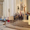  Na pielgrzymkę  przybyło także wiele  pocztów sztandarowych.
