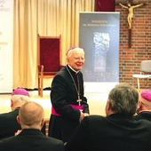 Wykład arcybiskupa był kilkukrotnie nagradzany oklaskami.  Nagroda przyznawana jest osobom, które walczą o chrześcijańską Europę. 