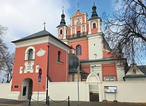 W ostatnich latach przeprowadzono renowację całej elewacji kościoła i zabytkowej bramy klasztornej.
