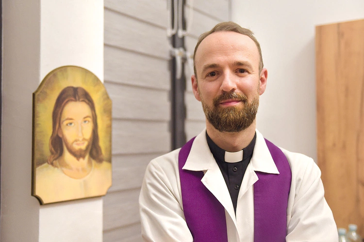 Ks. Grzegorz Krakowski odnalazł tu swoje miejsce  na ziemi.