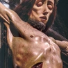 Wstęp do książeczki z rozważaniami artysty rzeźbiarza Łukasza Krupskiego napisał bp Michał Janocha.