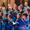 Białołęccy chórzyści współpracują z solistami Polskiej Opery Królewskiej i z instrumentalistami Filharmonii Narodowej. 