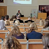 Prelegenci podkreślali, że człowiek oprócz smartfona ma jeszcze duszę.