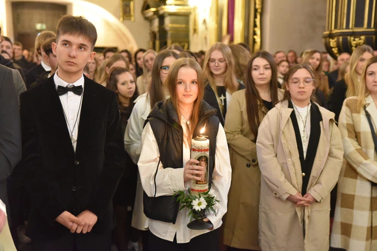 Nie chowajcie waszego światła przed światem