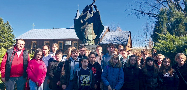 W wycieczce uczestniczyły 54 osoby. 