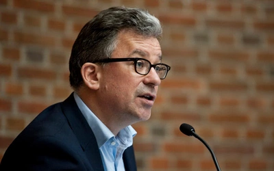 Biograf papieża: Franciszek postrzega powrót do zdrowia jako znak od Boga