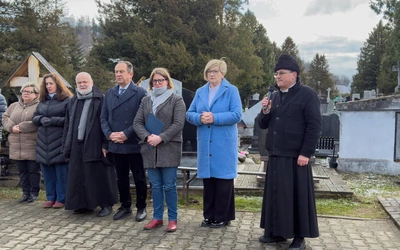 Poronin. Ku pamięci góralki, która zginęła w Smoleńsku 