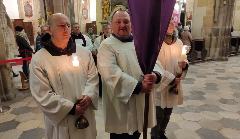 Archidiecezjalna Droga Krzyżowa Chorych i Niepełnosprawnych
