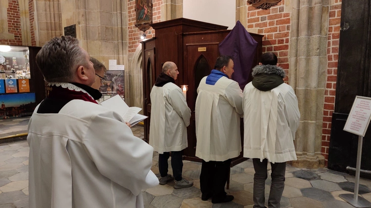 Archidiecezjalna Droga Krzyżowa Chorych i Niepełnosprawnych