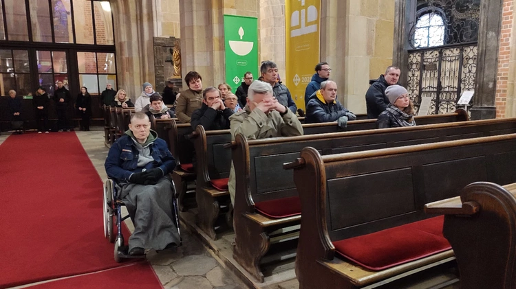 Archidiecezjalna Droga Krzyżowa Chorych i Niepełnosprawnych