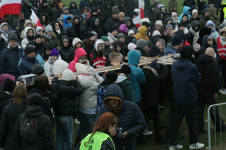 Młodzi za krzyżem