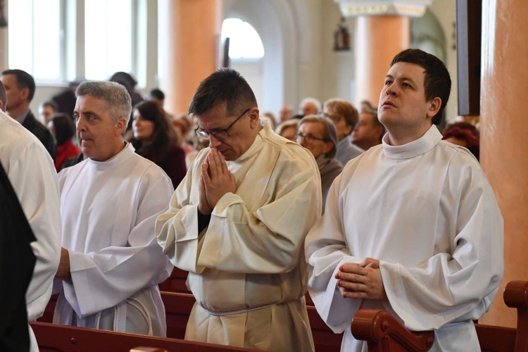 Diecezja ma nowych nadzwyczajnych szafarzy Komunii świętej