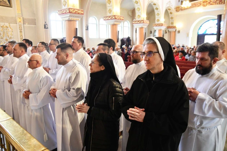 Diecezja ma nowych nadzwyczajnych szafarzy Komunii świętej