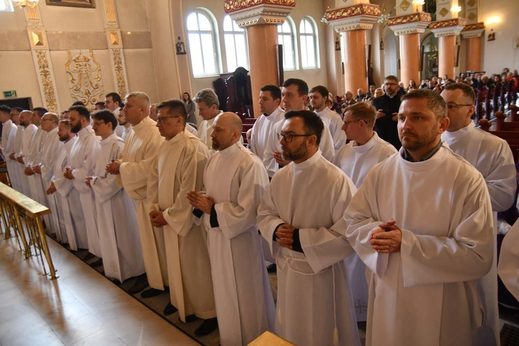 Diecezja ma nowych nadzwyczajnych szafarzy Komunii świętej