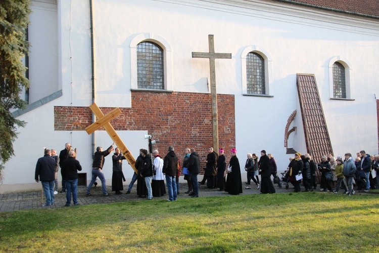 Płock. Droga Krzyżowa na Starym Mieście