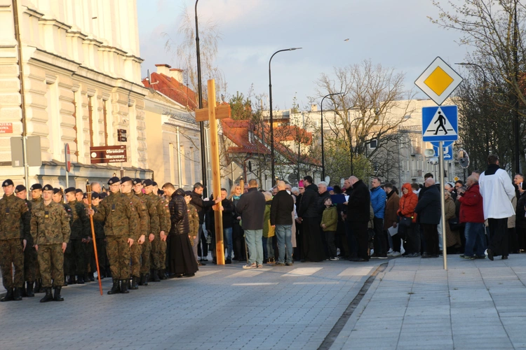 Płock. Droga Krzyżowa na Starym Mieście