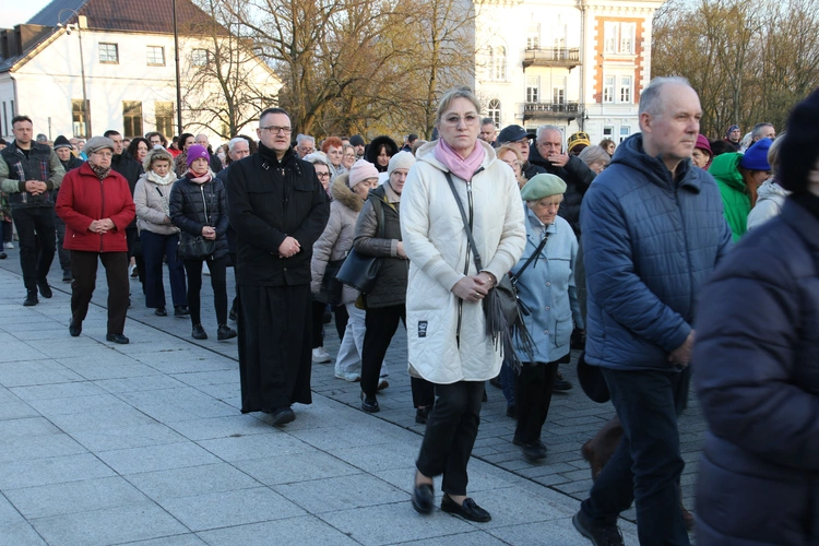 Płock. Droga Krzyżowa na Starym Mieście