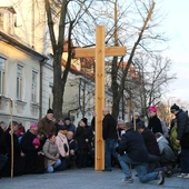Płock. Z krzyżem przez miasto