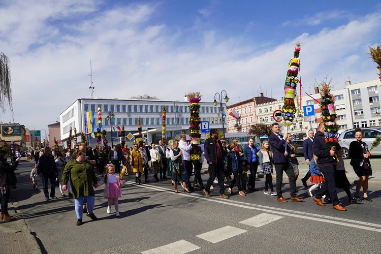 Parada Palm Wielkanocnych w Trzebnicy