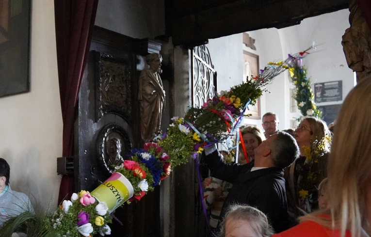 Parada Palm Wielkanocnych w Trzebnicy