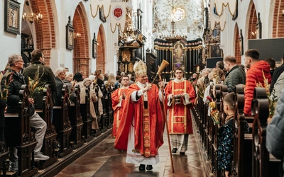Abp Wojda: Jezus na krzyżu pragnął tylko jednego - nas wszystkich zbawić
