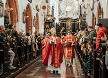 Abp Wojda: Jezus na krzyżu pragnął tylko jednego - nas wszystkich zbawić