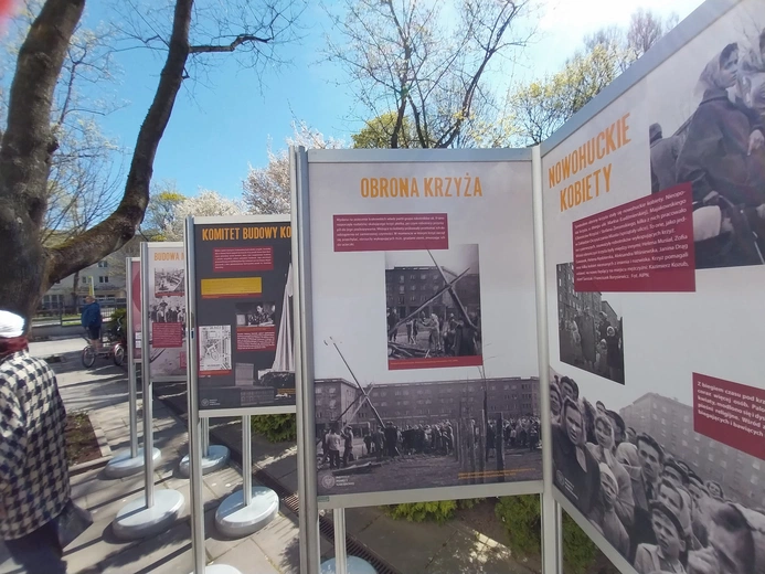 Wystawa o obronie Krzyża Nowohuckiego